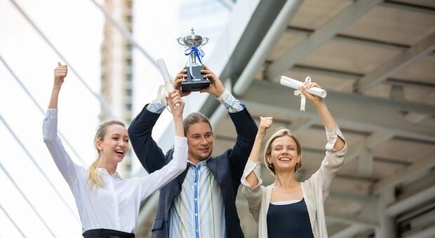 Exploring Different Employee Incentive Programs: Boosting Engagement and Productivity